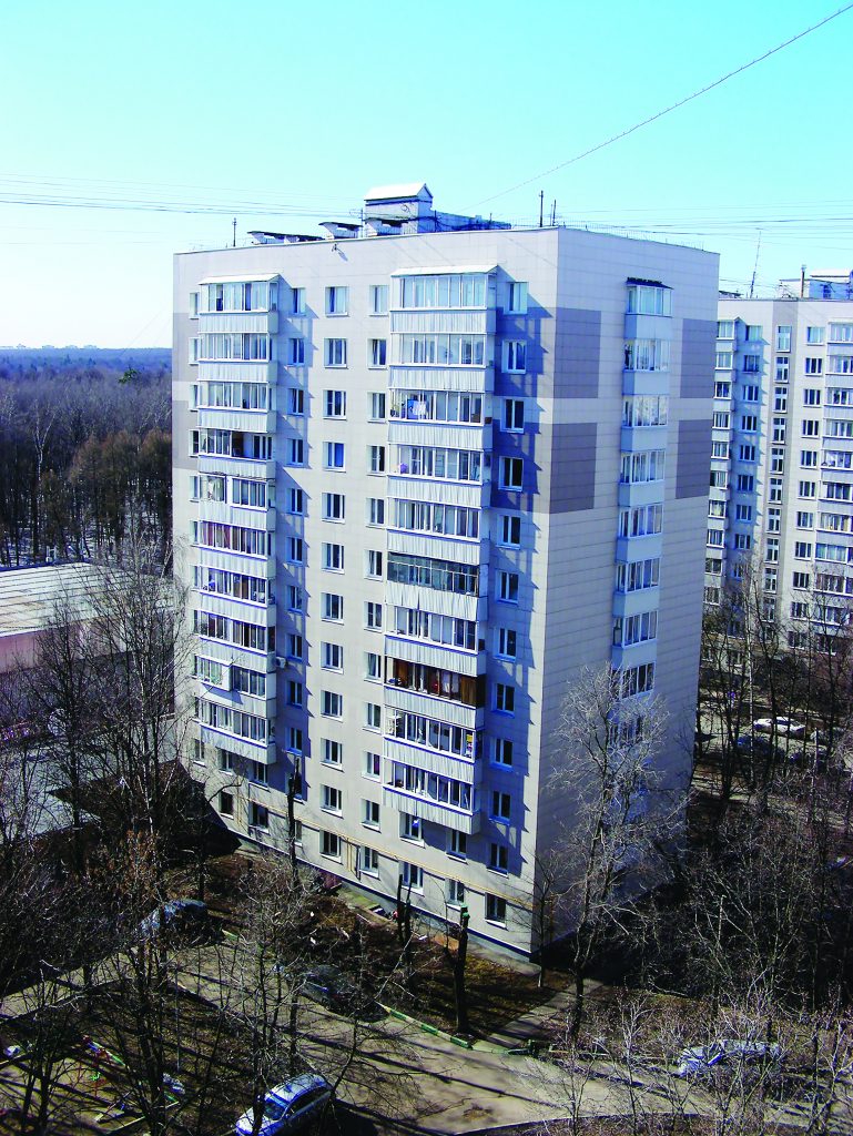 Двенадцатиэтажный одноподъездный блочный жилой дом серии II-18/12 (1968 года постройки). Измайловский проспект, 91, корпус 1. Район Восточное Измайлово. Город Москва