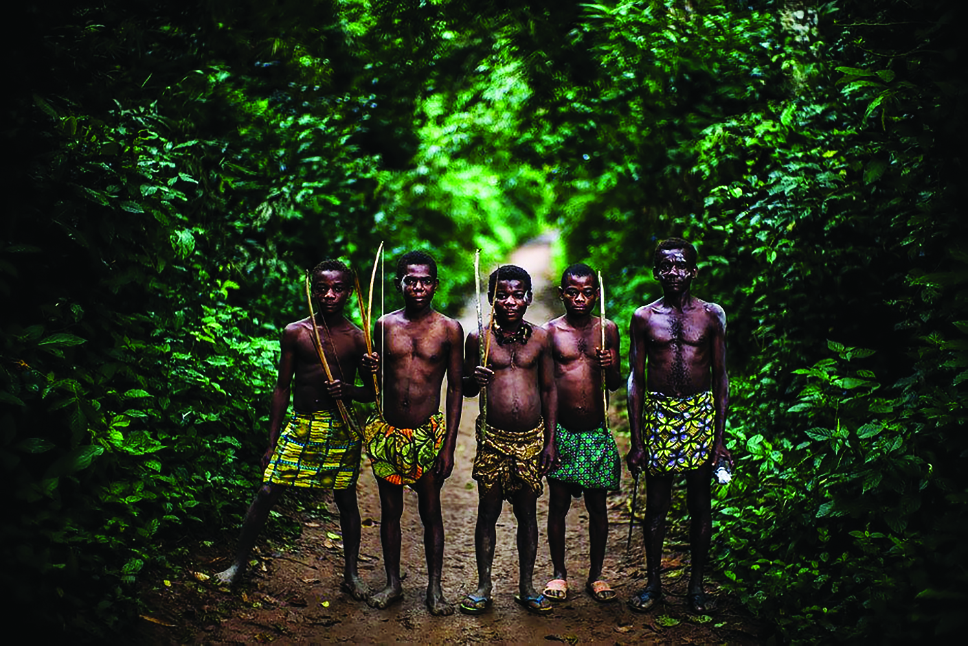 Негритянка в джунглях. Пигмеи Конго. Пигмеи народ Африки.